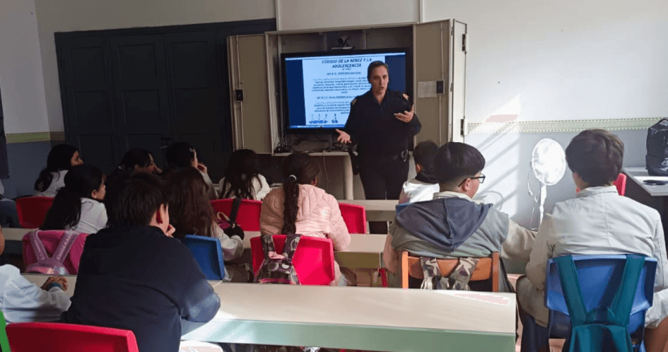 Policía brindó charla sobre seguridad digital y autocuidado a escolares de Maldonado