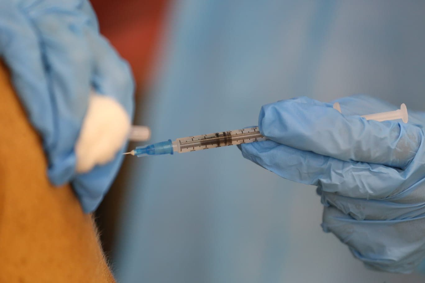 Comienza campaña de vacunación antigripal en todo el país; Maldonado evalúa ampliar vacunatorios